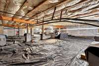 Located at 1003 Thistle Ct in Hendersonville, this beautifully updated home offers main-level living, a 3-car garage, huge bonus room, sunroom, private yard, and more—just 25 mins from Nashville and minutes to Old Hickory Lake, shopping, and dining.