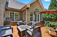 Located at 1003 Thistle Ct in Hendersonville, this beautifully updated home offers main-level living, a 3-car garage, huge bonus room, sunroom, private yard, and more—just 25 mins from Nashville and minutes to Old Hickory Lake, shopping, and dining.