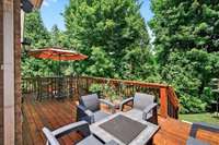 Located at 1003 Thistle Ct in Hendersonville, this beautifully updated home offers main-level living, a 3-car garage, huge bonus room, sunroom, private yard, and more—just 25 mins from Nashville and minutes to Old Hickory Lake, shopping, and dining.