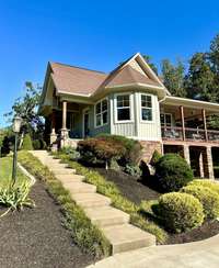 Custom landscape for an enticing entryway.