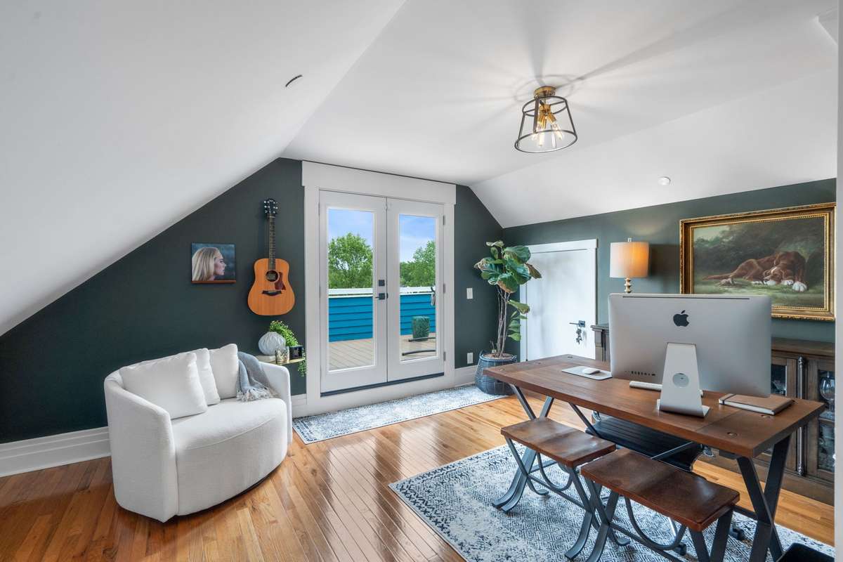Staged Flex Room