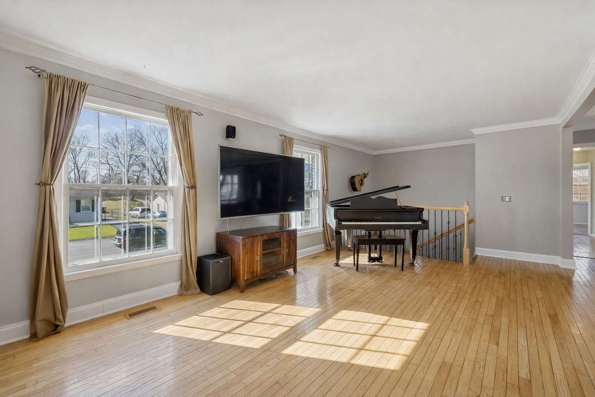 Virtual Paint Color in Living Room
