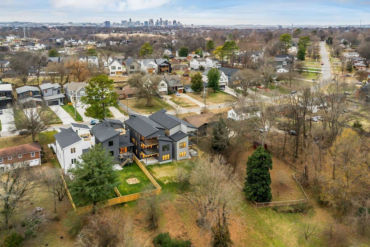 Great proximity to downtown...