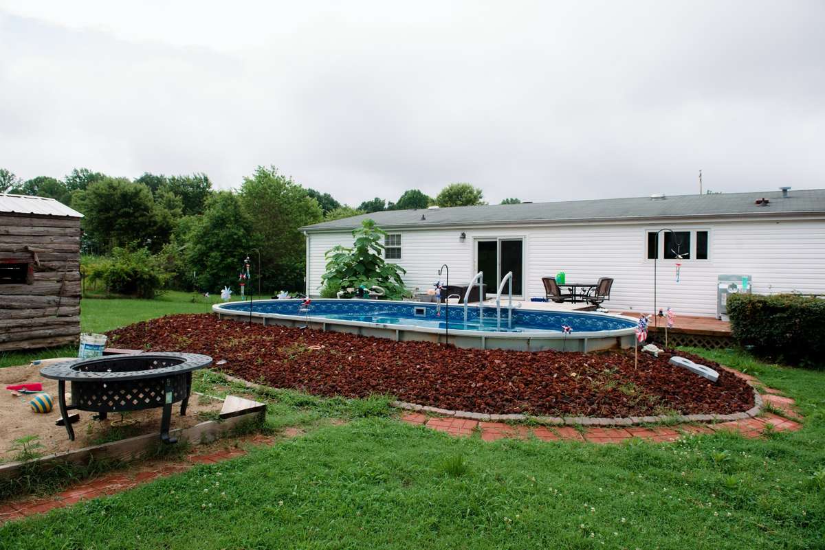 Above ground pool