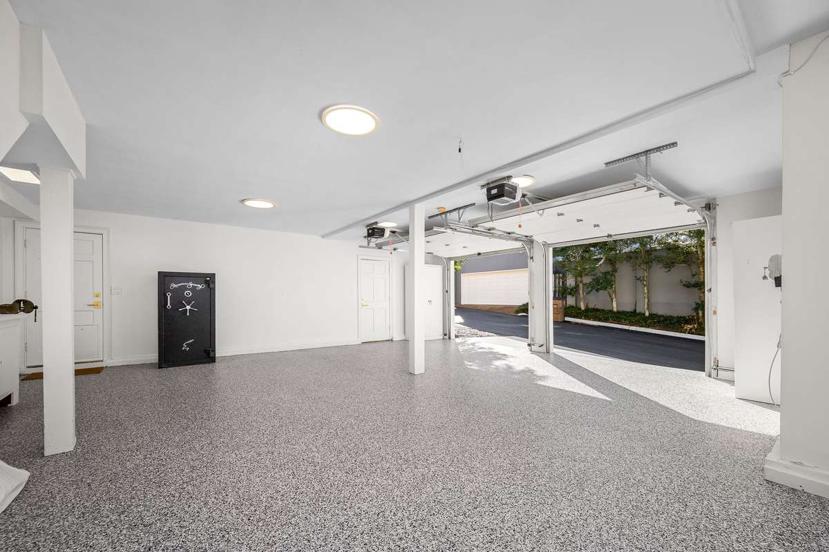 Custom Epoxy Concrete Garage Floor