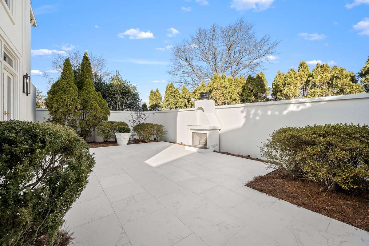 Huge Patio with 24" x 24" custom laid pavers.
Access Patio from Great Room/Library & Owners Suite.