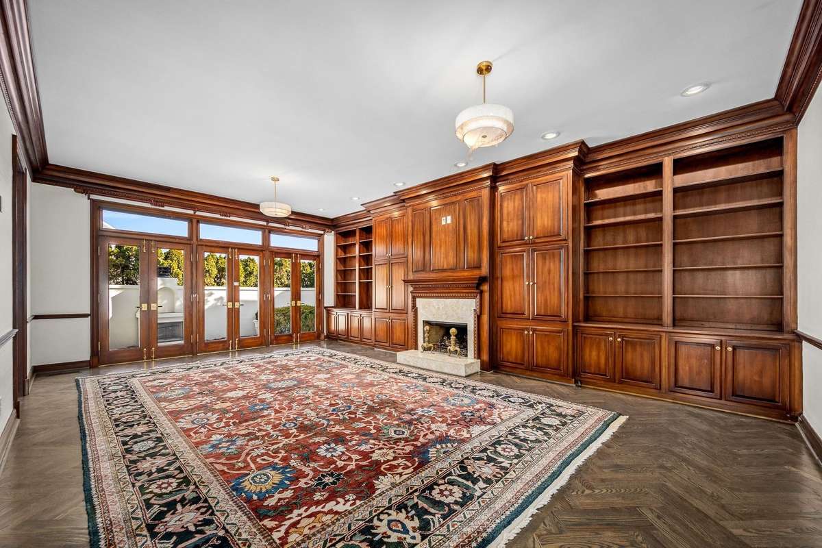 Great Room  / Library