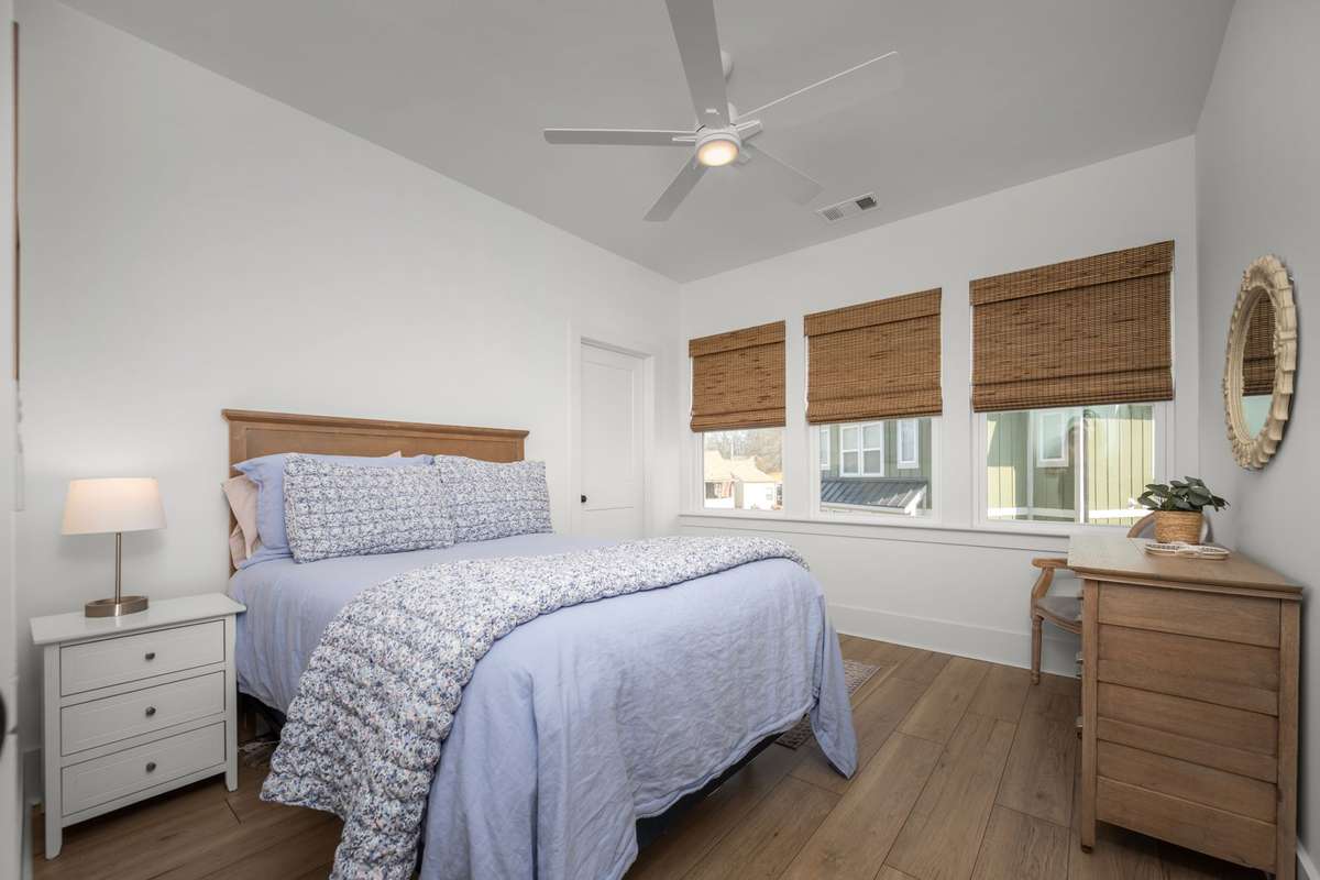 Guest bedroom on 4th level with walk-in closet