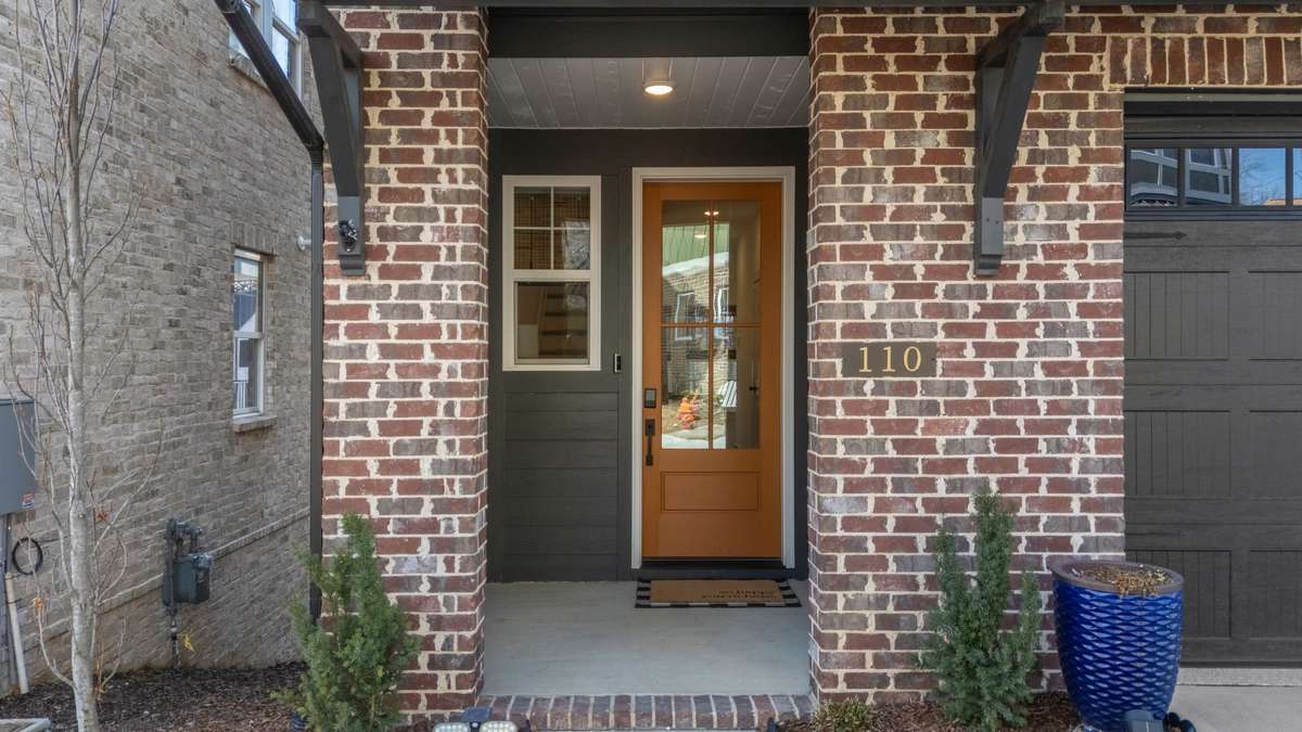 Great curb appeal!