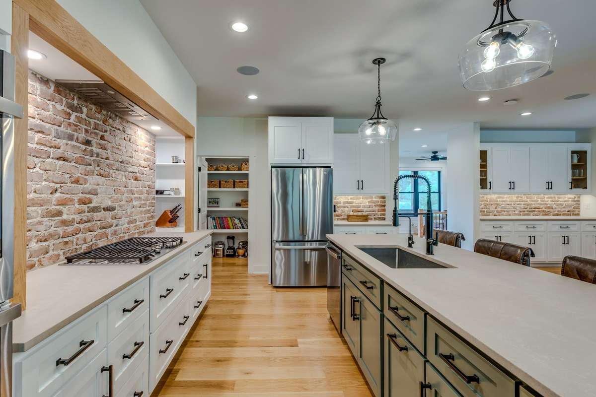 Extra large kitchen with plenty of storage.Chefs kitchen.