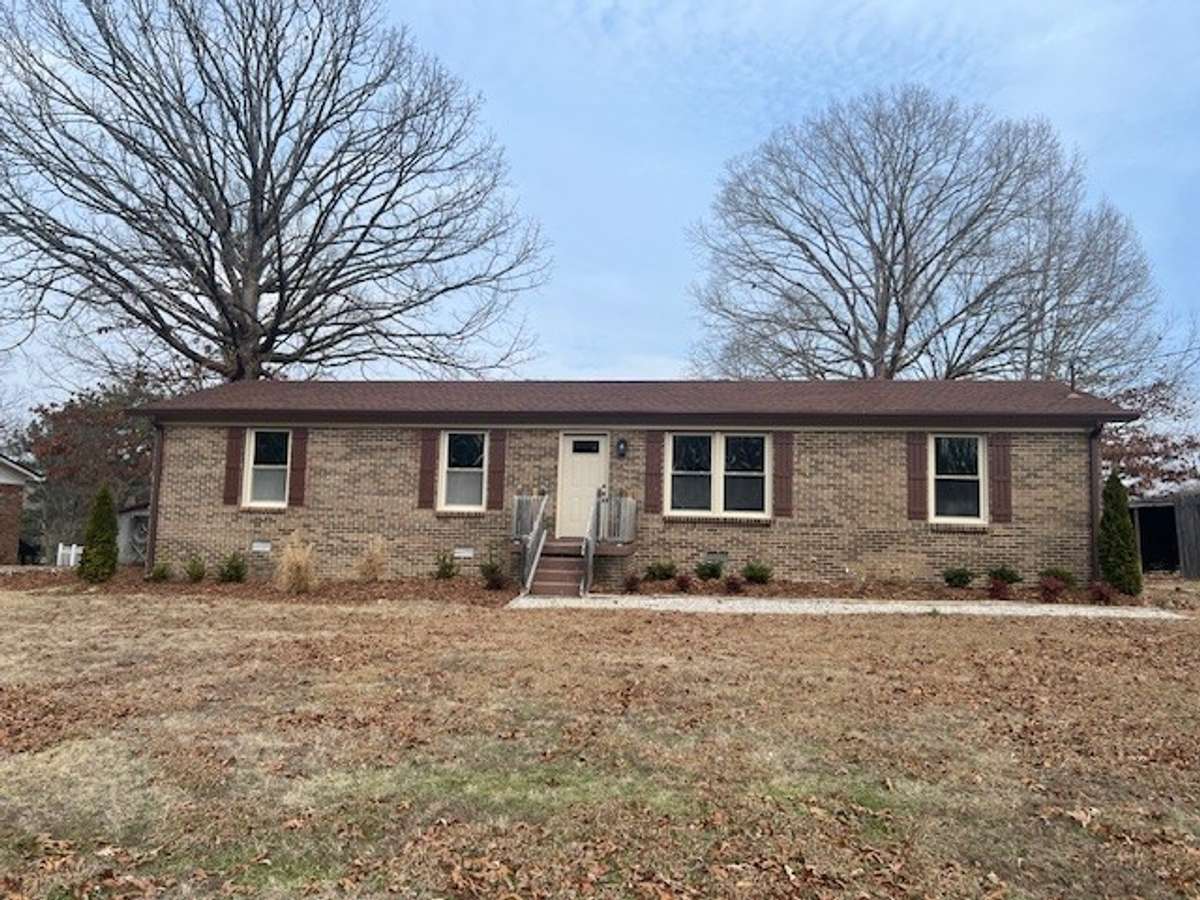 Welcome to 843 Cherokee Drive!
