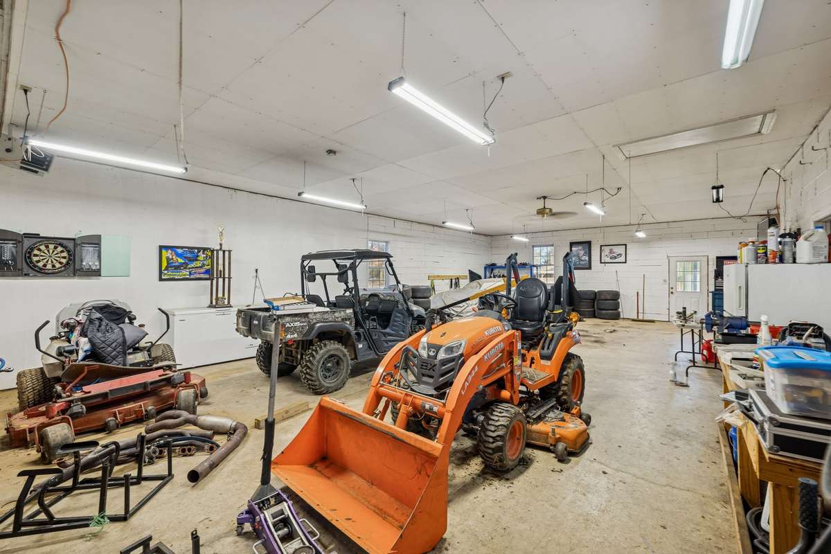 Shop + Half bath+ Sun room off the back
