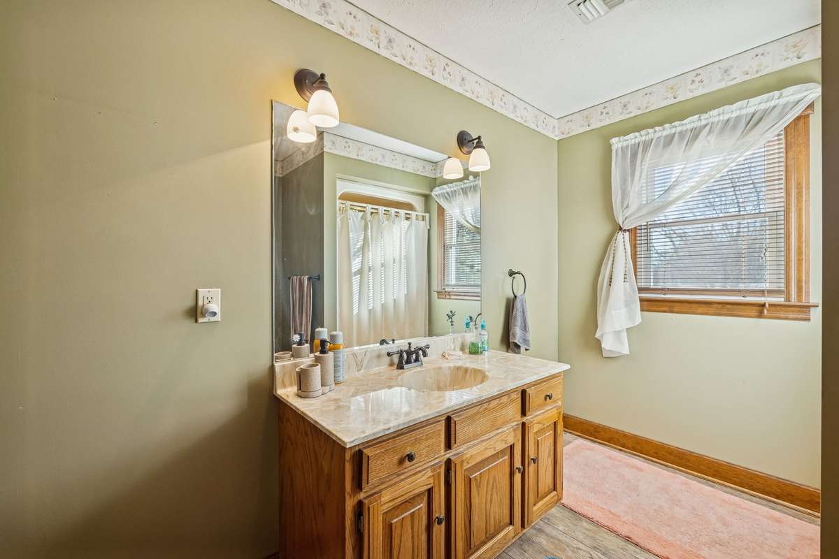 Primary Bathroom. Even room for expantion