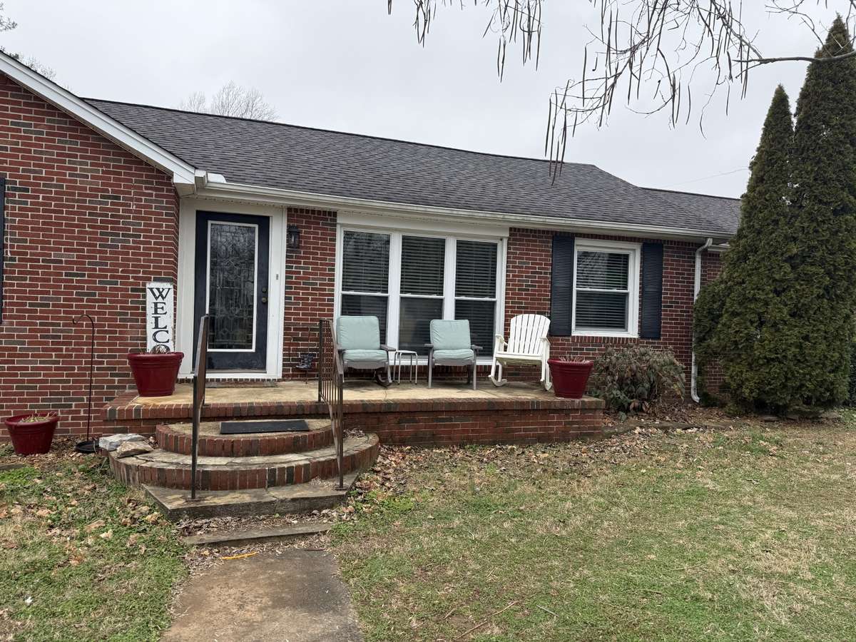 Welcome home to this single level, easily accessible home in a quiet neighborhood near all the best Winchester has to offer.