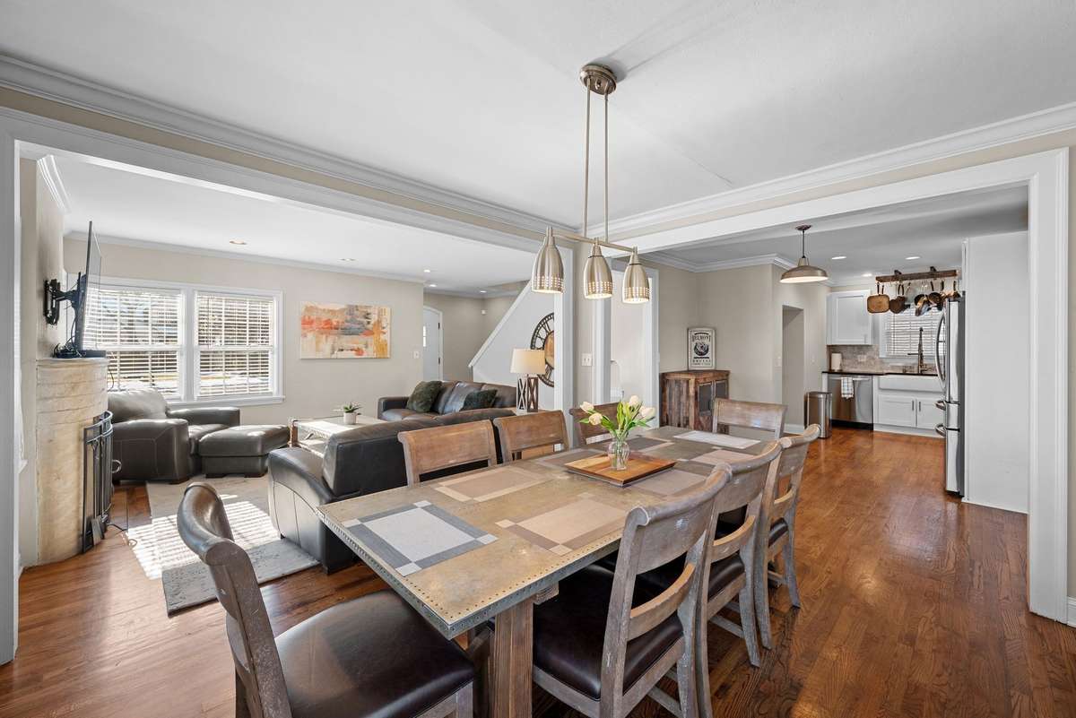 Open floor plan!