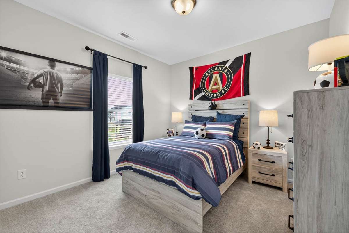 *This is a marketing photo. Colors/options may be different.*