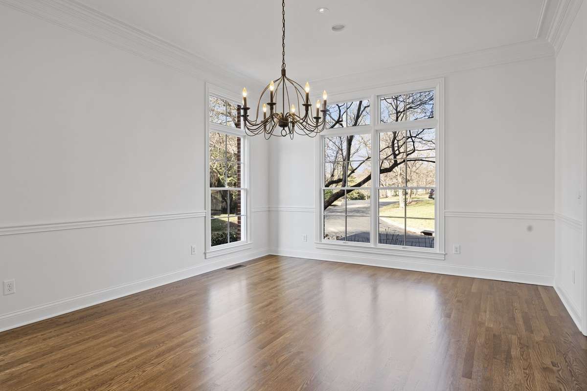 Beautiful floor to ceiling windows to let in lots of light.