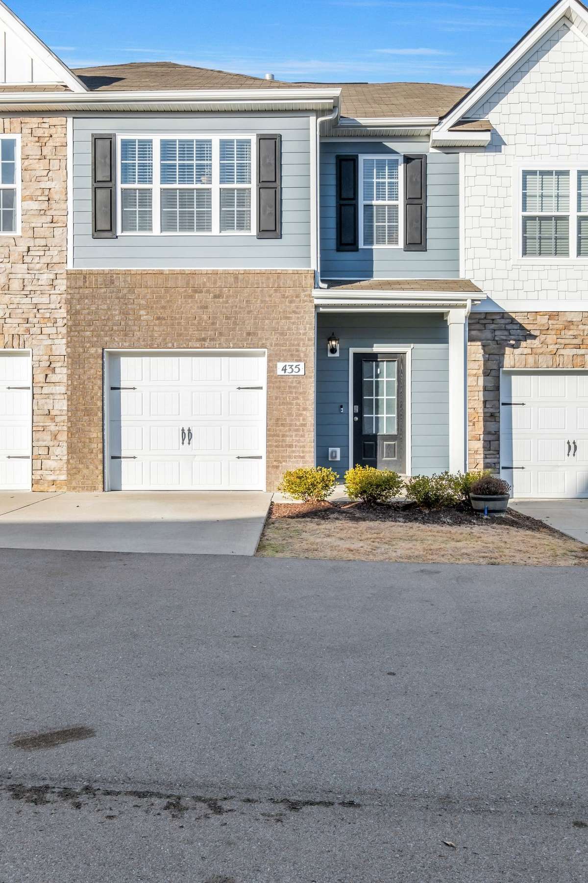 3 bedrooms, 2.5 baths, 1 car garage