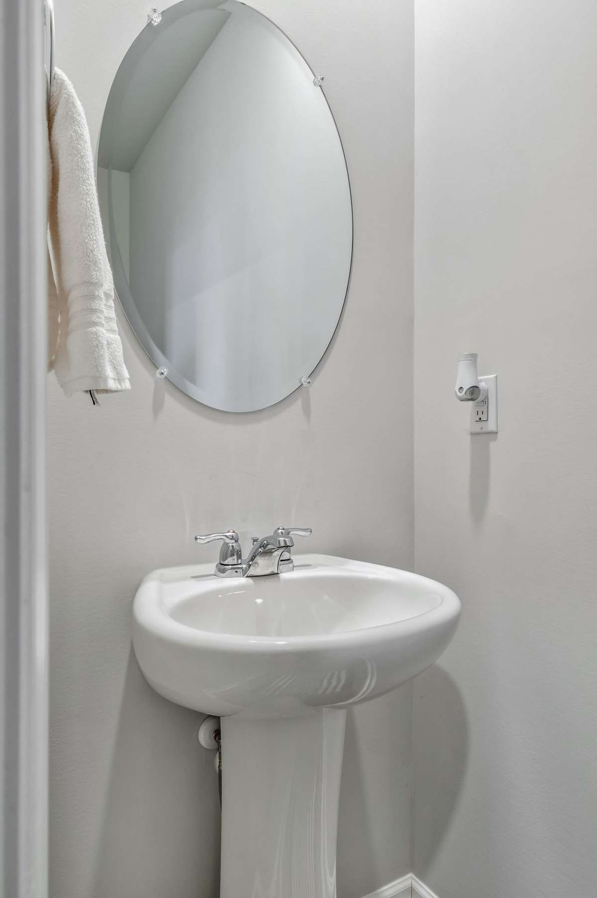 1/2 Bath Downstairs