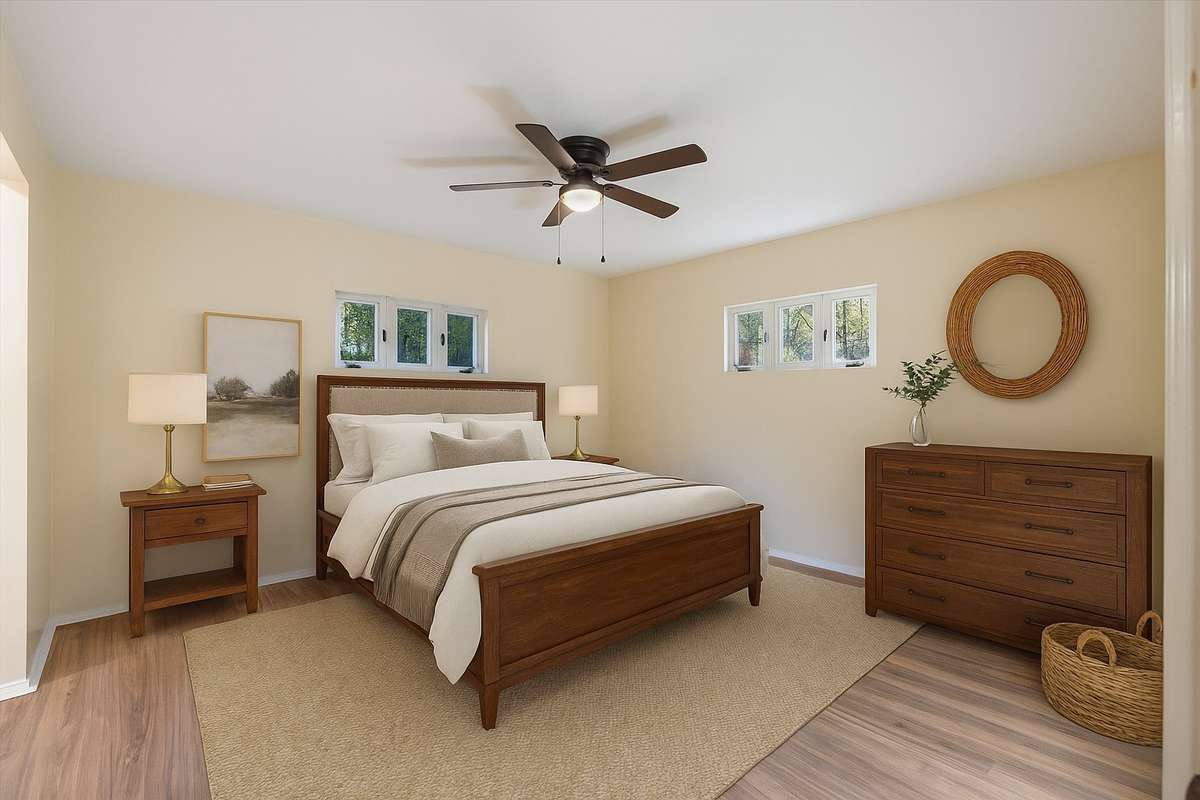 *VIRTUALLY ENHANCED PRIMARY BEDROOM*