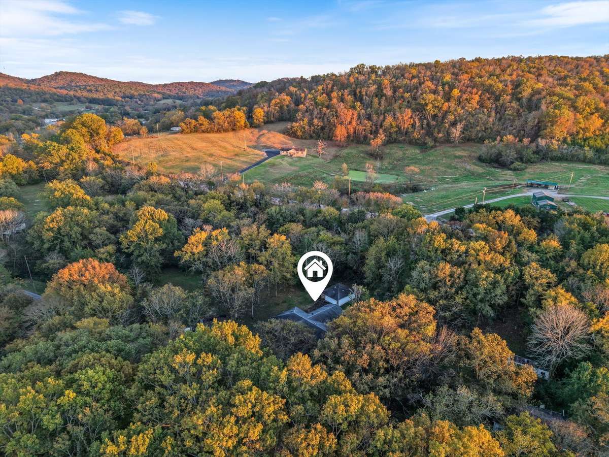 *2.82 ACRES PERFECT SITUATED BETWEEN CARTHAGE AND LEBANON*