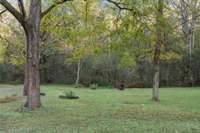 *LARGE, PRIVATE YARD*