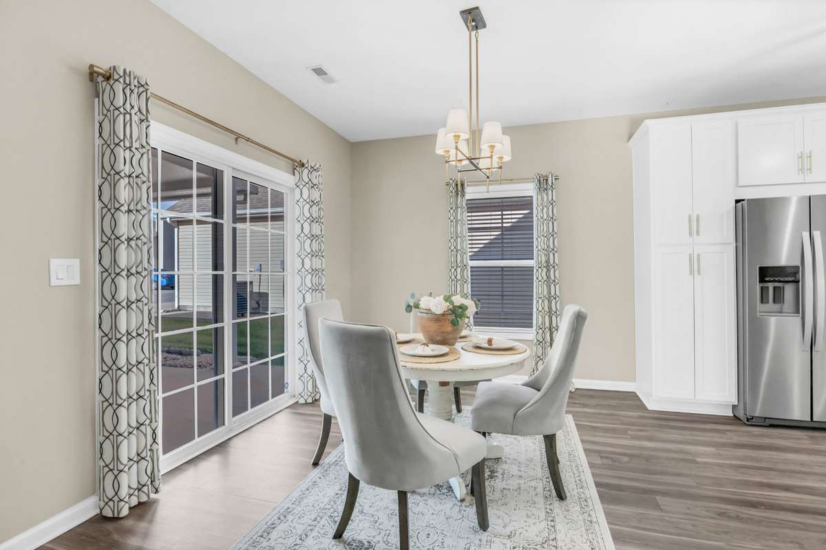 The kitchen flows right into the dining room