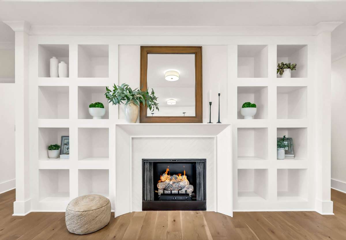 Gas fireplace with tile surround, say less!