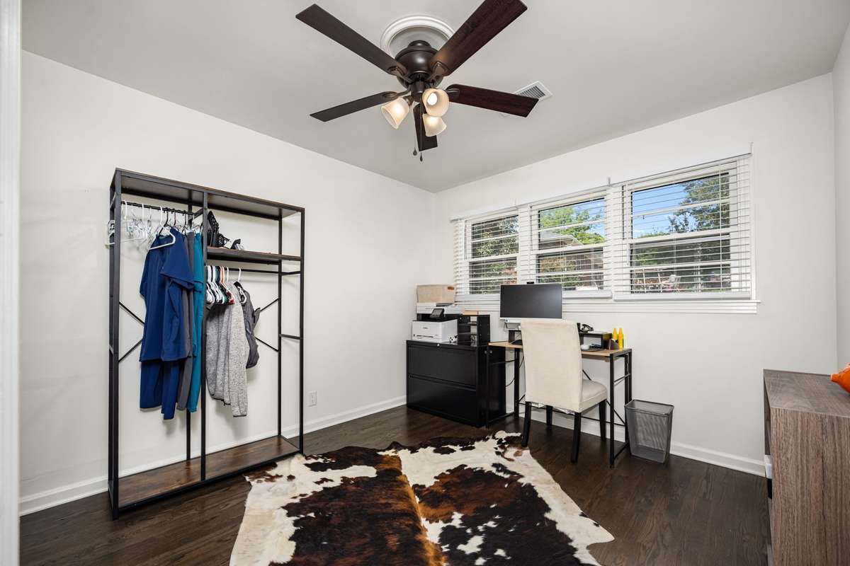 Third bedroom space that also can be utilized for an office