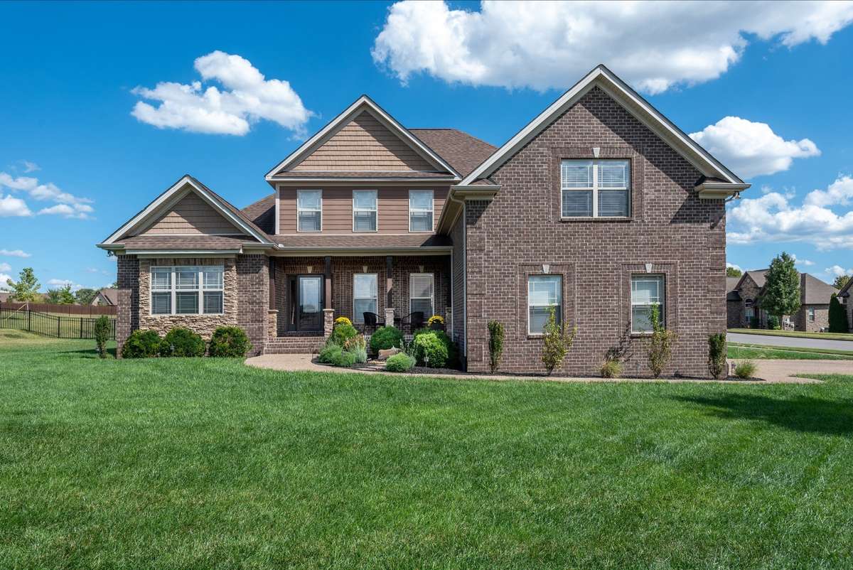 Welcome to 2725 Jasmine Street!