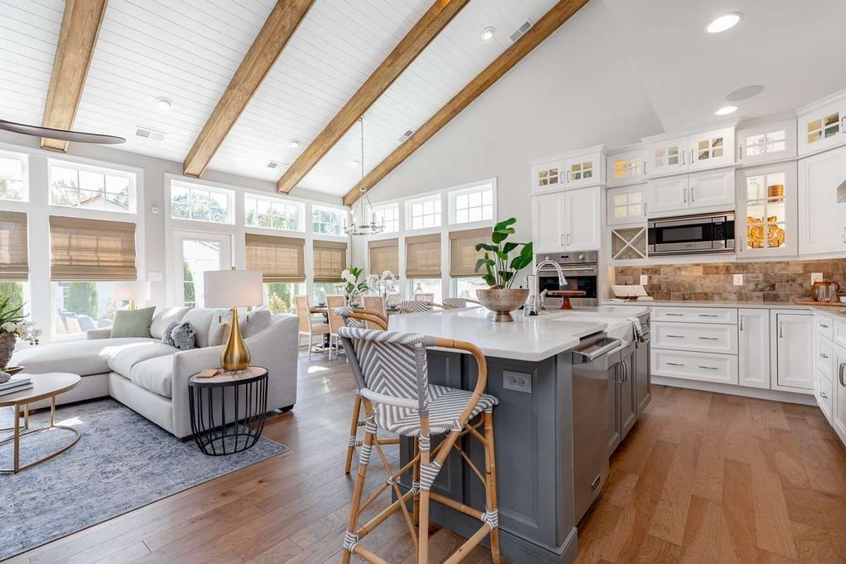 Optional vaulted ceiling with exposed wood beams
