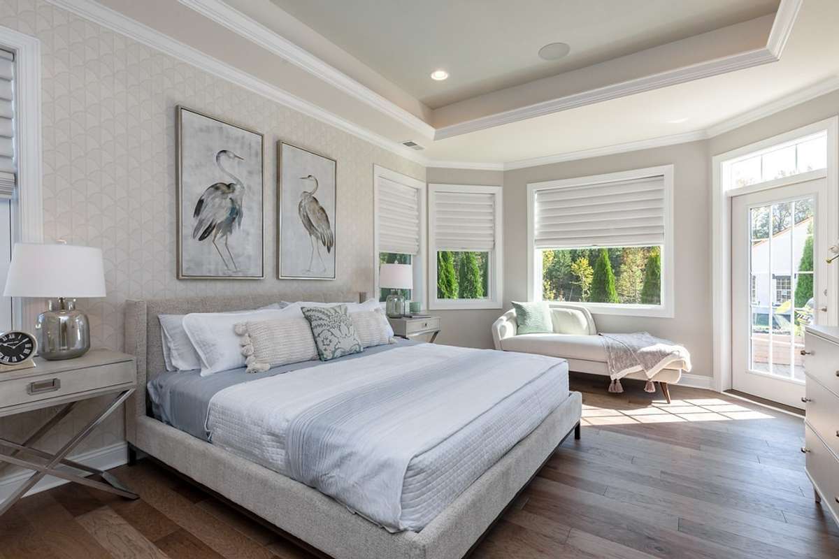 Owner's sitting area when luxury owner's bath is selected.