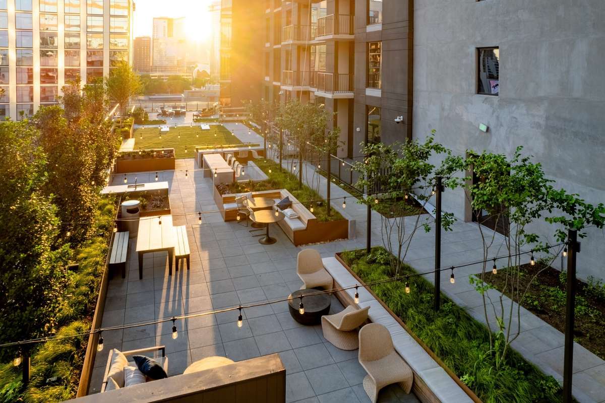 Take advantage of the 6th floor amenities. Including gas fire pits for entertaining, grills, cornhole, TV and outdoor dining area.