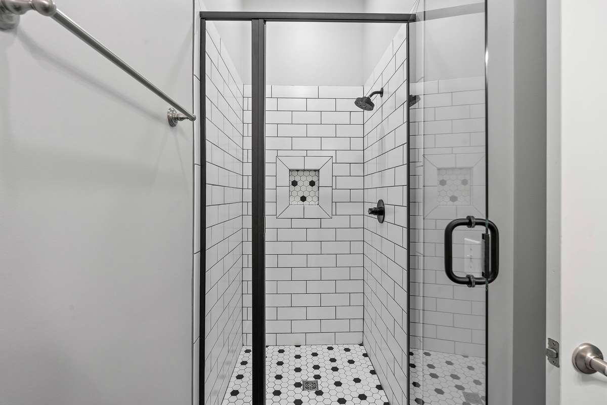 Shower in bedroom #2