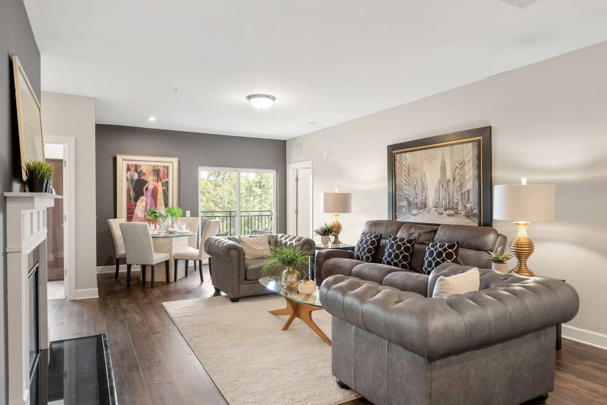~Welcome to 1405 - The Penthouse floor with the best view of the park from a larger deck, private office and builder fireplace upgrade!~