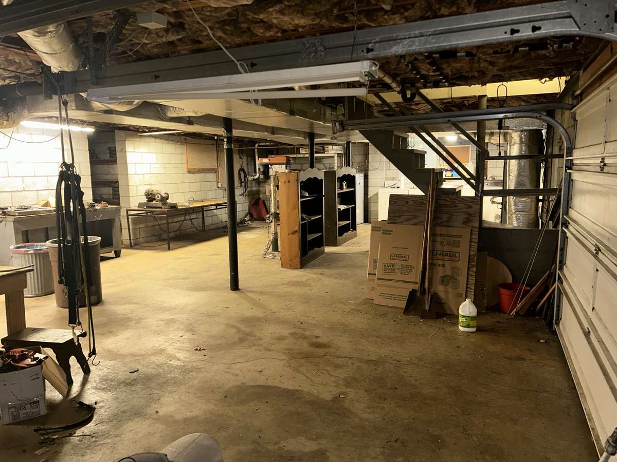 Full Unfinished Basement