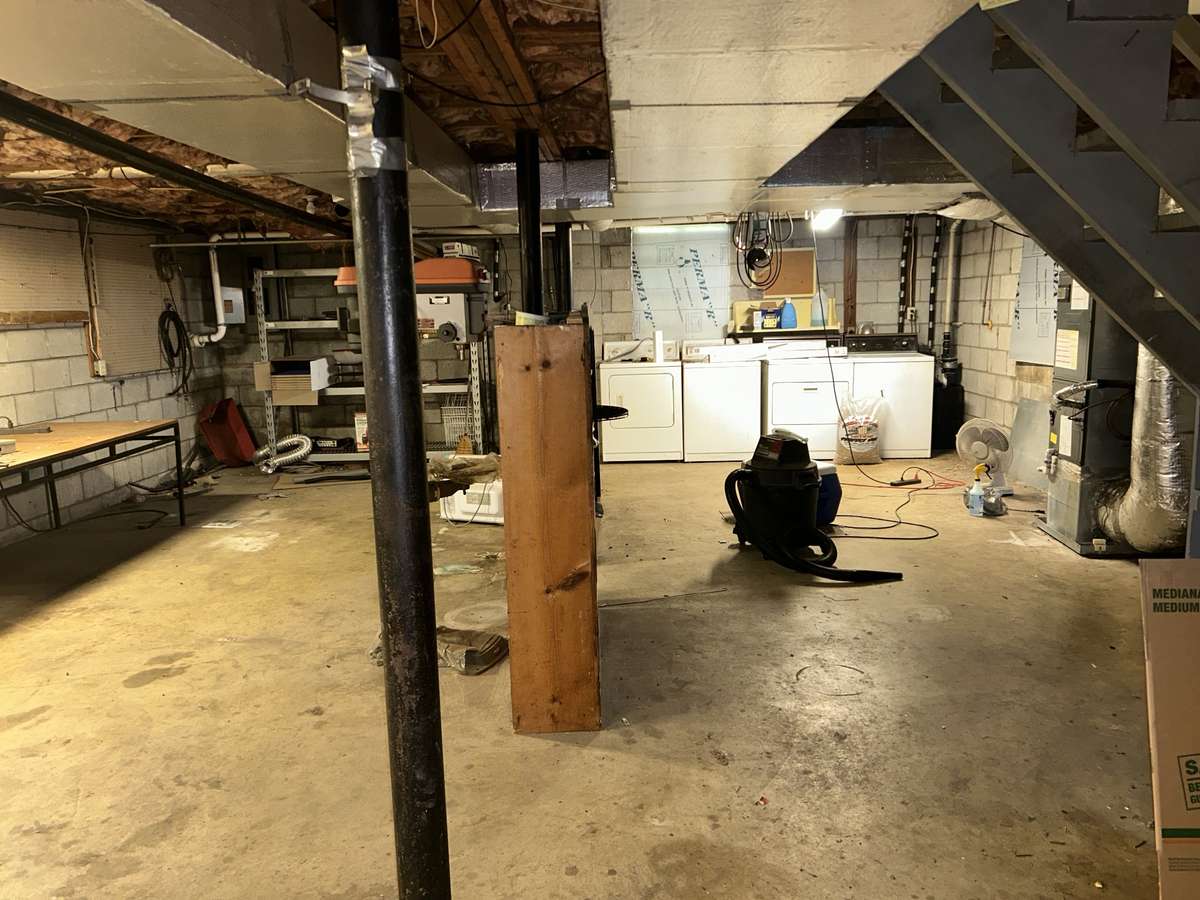 Full Unfinished Basement