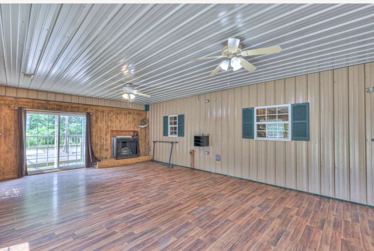 Large LR with fireplace