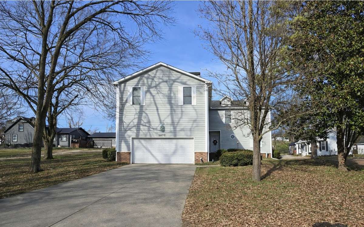 1609 West Road Exterior