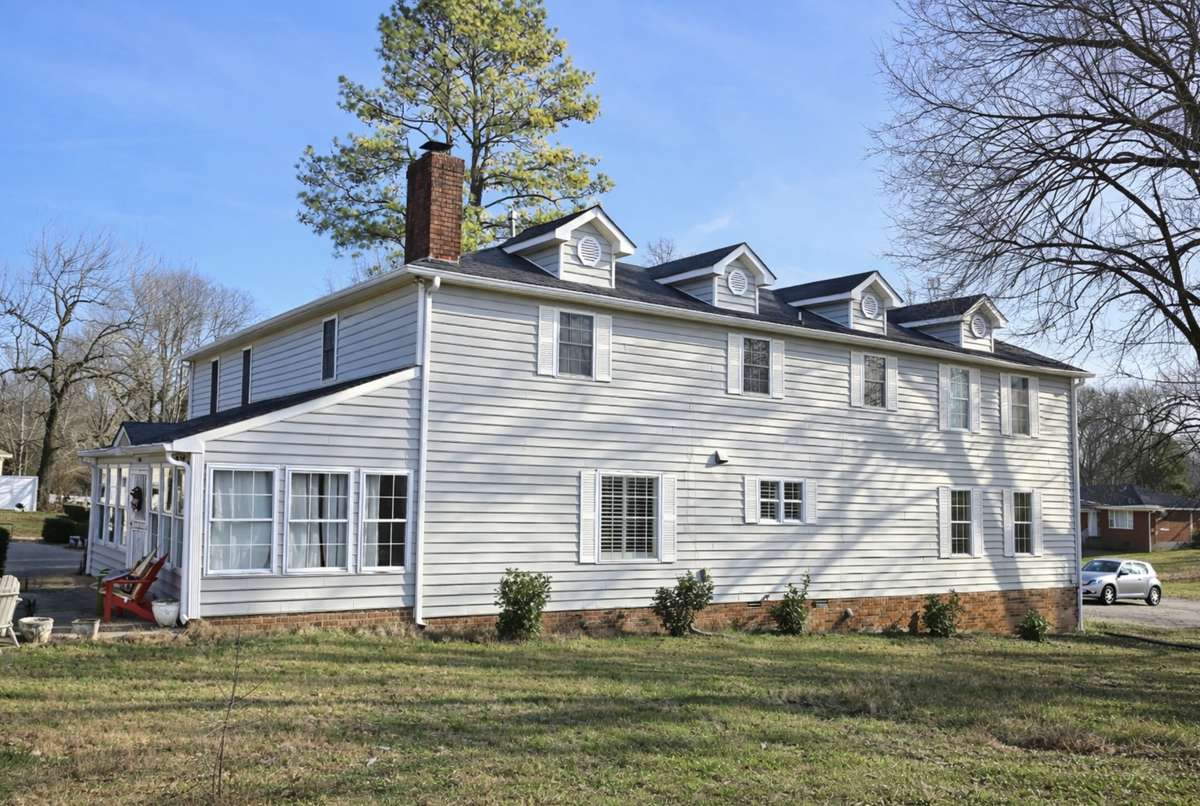 1609 West Road