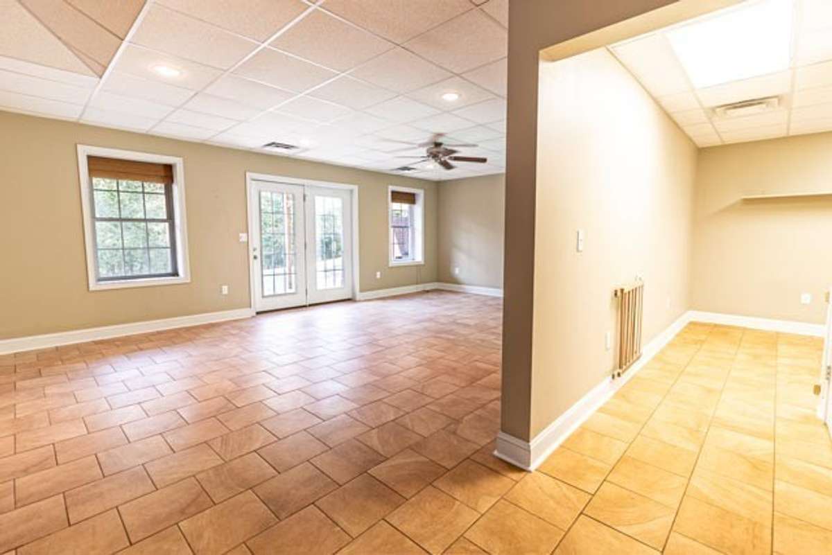 Basement bonus room/den w/office or storage room on the left