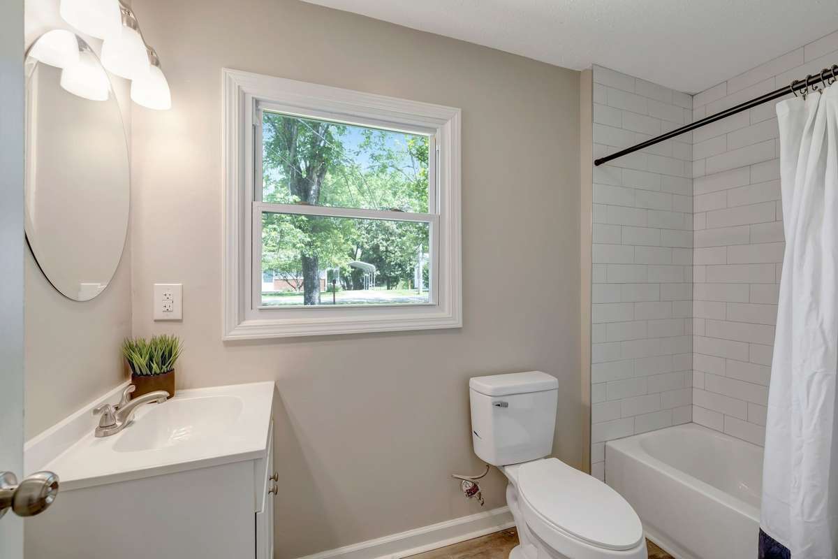 Bathroom located just across from 4th bedroom