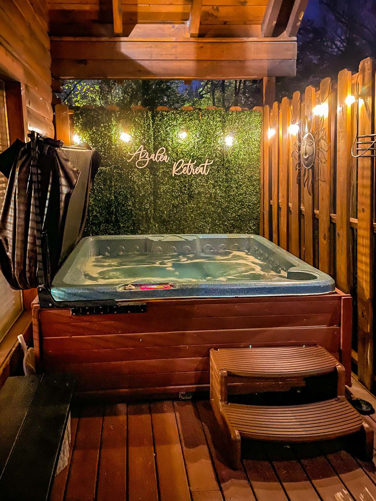 Hot tub and decor stays.