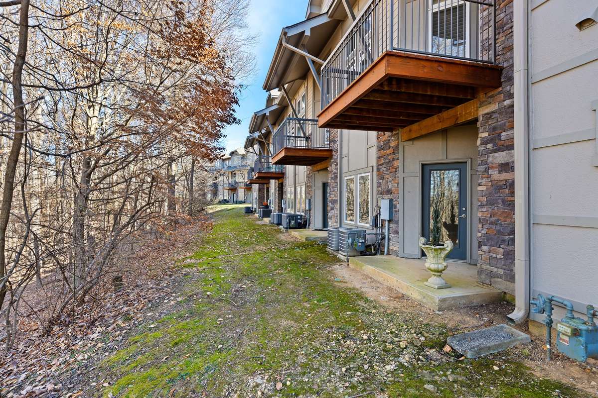 (Downstairs Suite) Private, Covered Patio