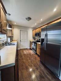Great Kitchen with all stainless appliances !