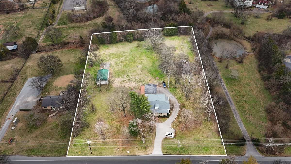 property lines are approximate