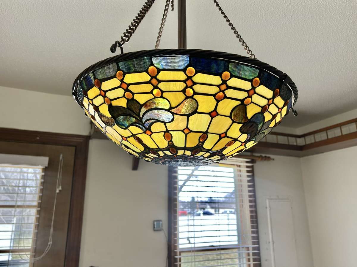 Beautiful stained glass fixtures throughout the home!!