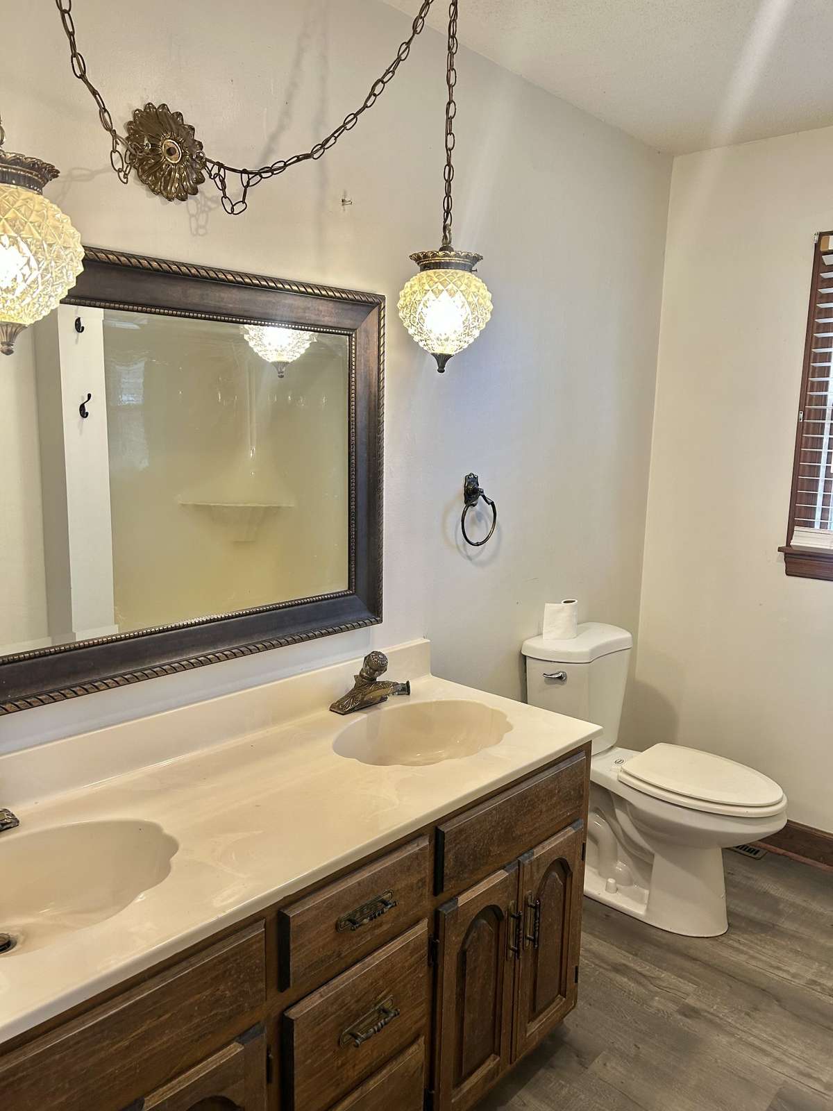 Guest full bath with double vanities!