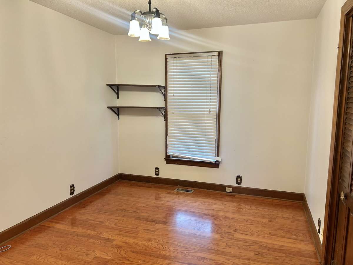 Guest bedroom #1