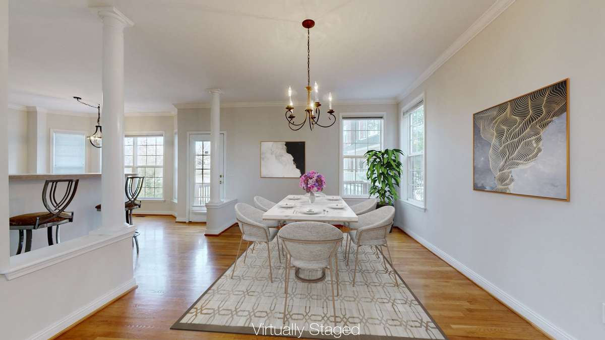 VIRTUALLY STAGED Dining Room